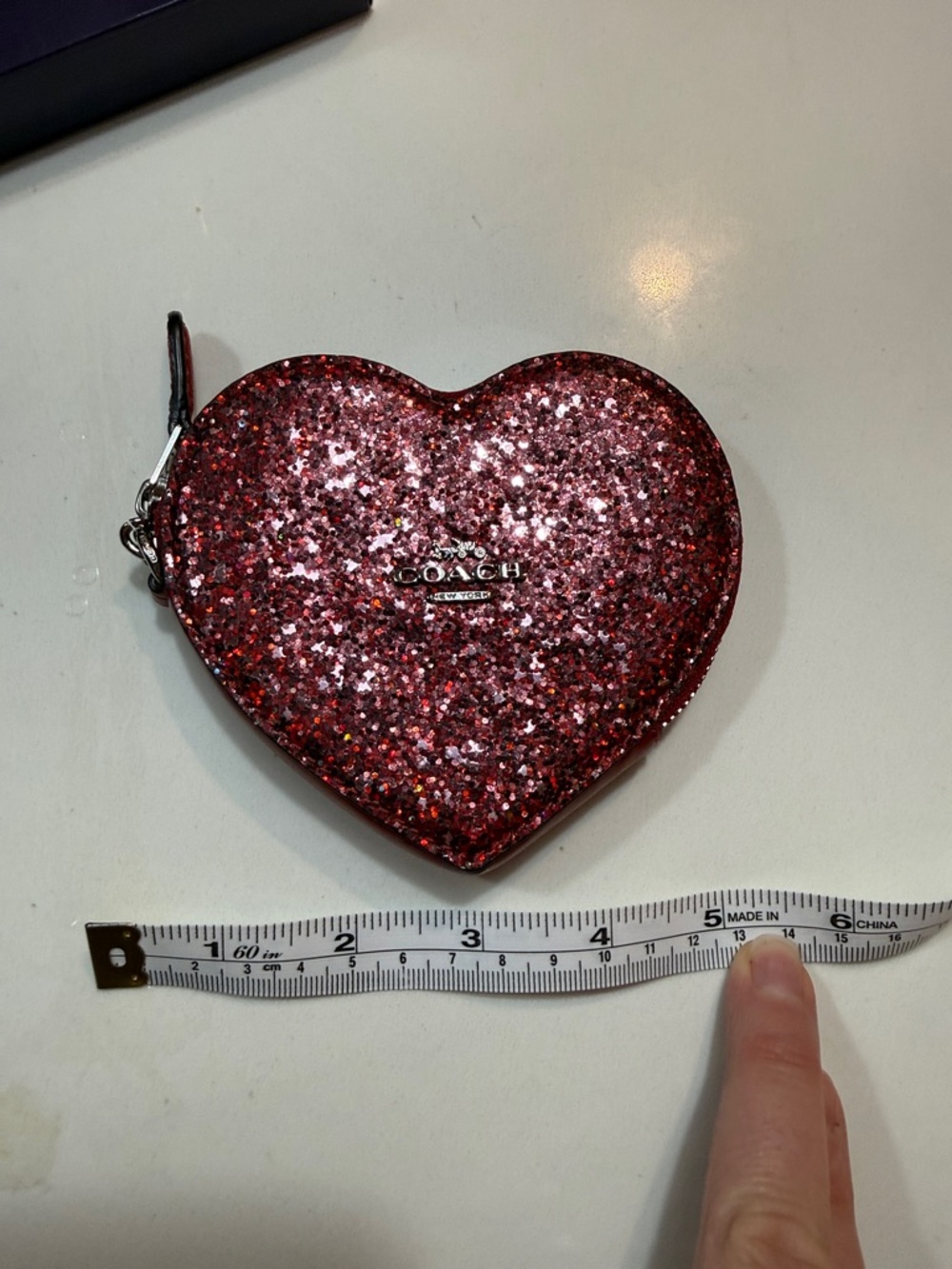 New without tags Coach leather sequin heart keycard/change purse - Picture 6 of 9
